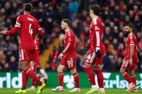 ذكرى سيئة لصلاح.. نوتنجهام فورست يزيد كوارث ليفربول بثلاثية مذلة في أنفيلد